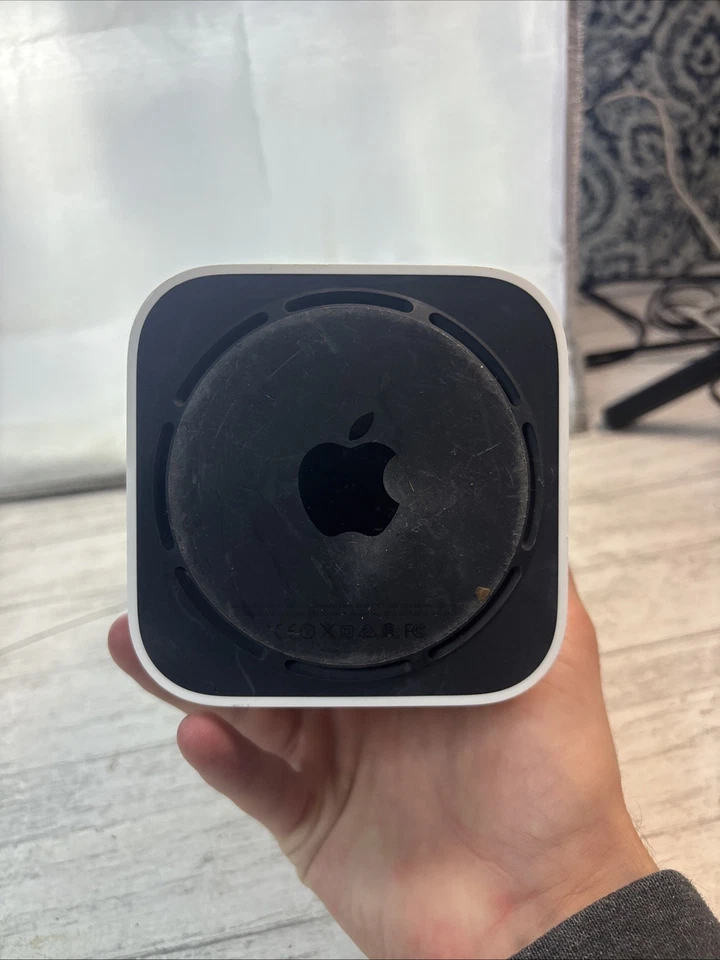 Apple AirPort Extreme A1521 White 6th Generation Base Station Wireless Router - Image 4 of 4