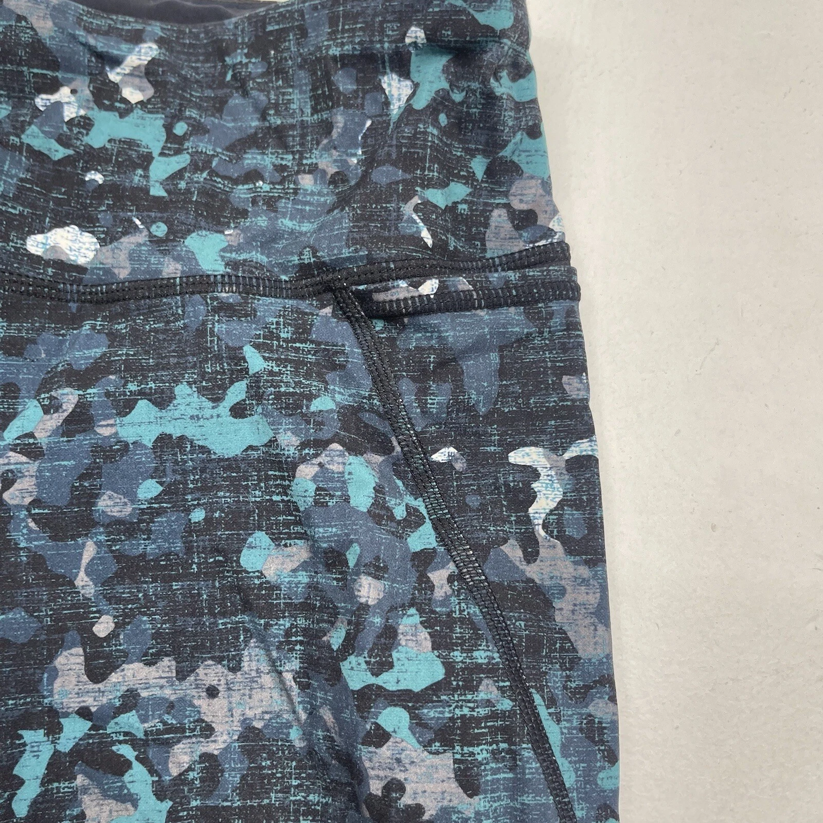sweaty-betty 7/8 the power deep lake camo leggings