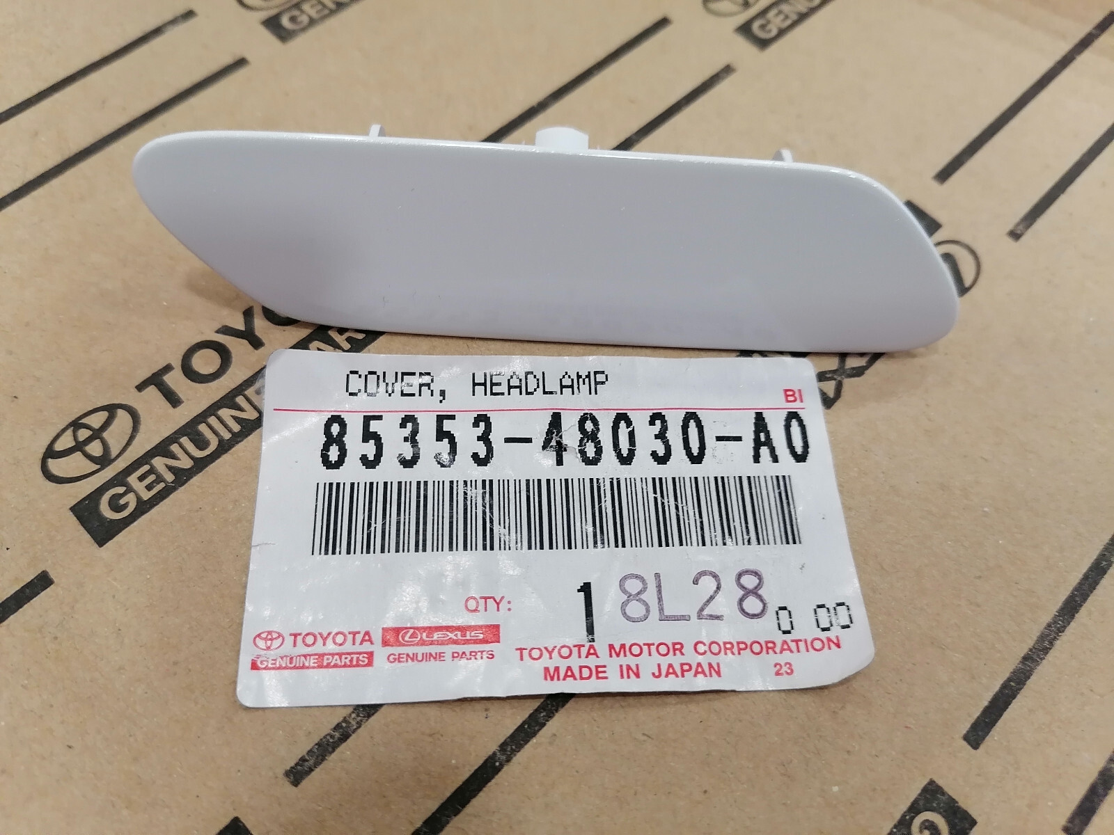 8535348030A0 For LEXUS RX SERIES 16-19 Genuine COVER HEADLAMP 