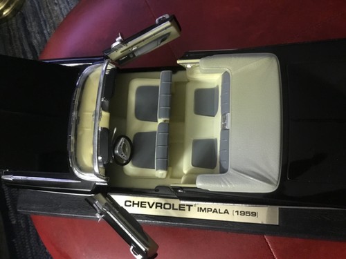 ROAD LEGENDS 1959 CHEVROLET IMPALA CONVERTIBLE - BLACK - 1:18 SCALE - DIE CAST - Picture 11 of 13