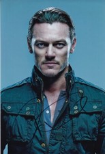 LUKE EVANS signed Autogramm 20x30cm BEAUTY AND THE BEAST in Person autograph COA