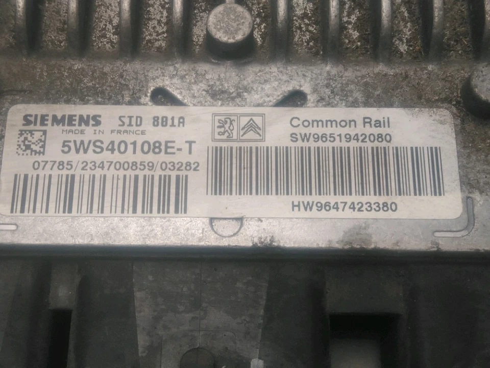 CALCULATEUR MOTEUR ECU Peugeot Partner Combispace 2004 193949 - Immagine 2 di 2