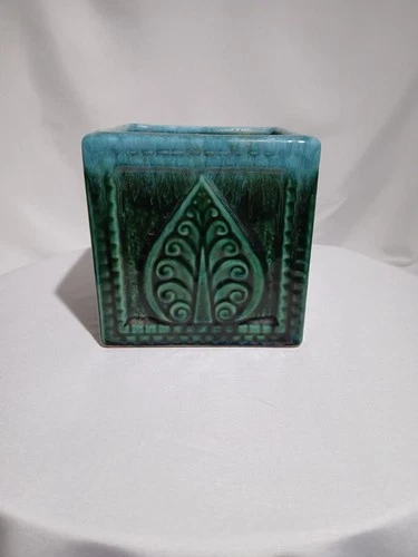 VINTAGE HULL USA POTTERY / GREEN & AQUA DRIP SQUARE PLANTER/ A3 / ART DECO