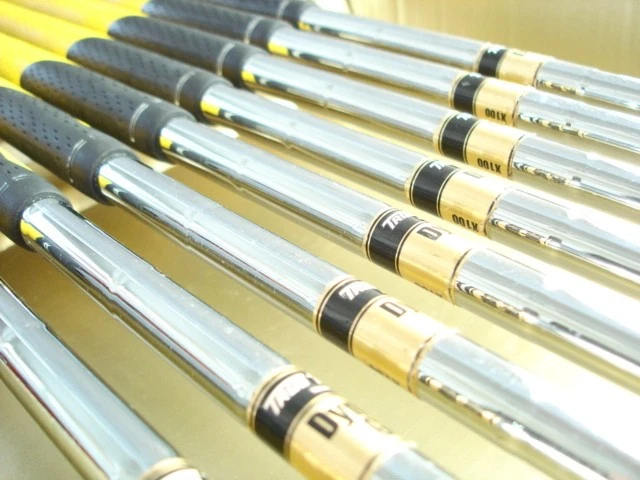 BRIDGESTONE Iron Set TOUR STAGE X-BLADE 3.4.5.6.7.8.9.P Dynamic Gold Flex X100 - Image 3 of 3