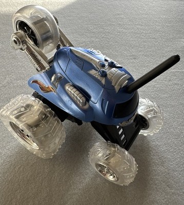 MerchSource Thunder Tumbler RC Car with Remote / Blue and Silver