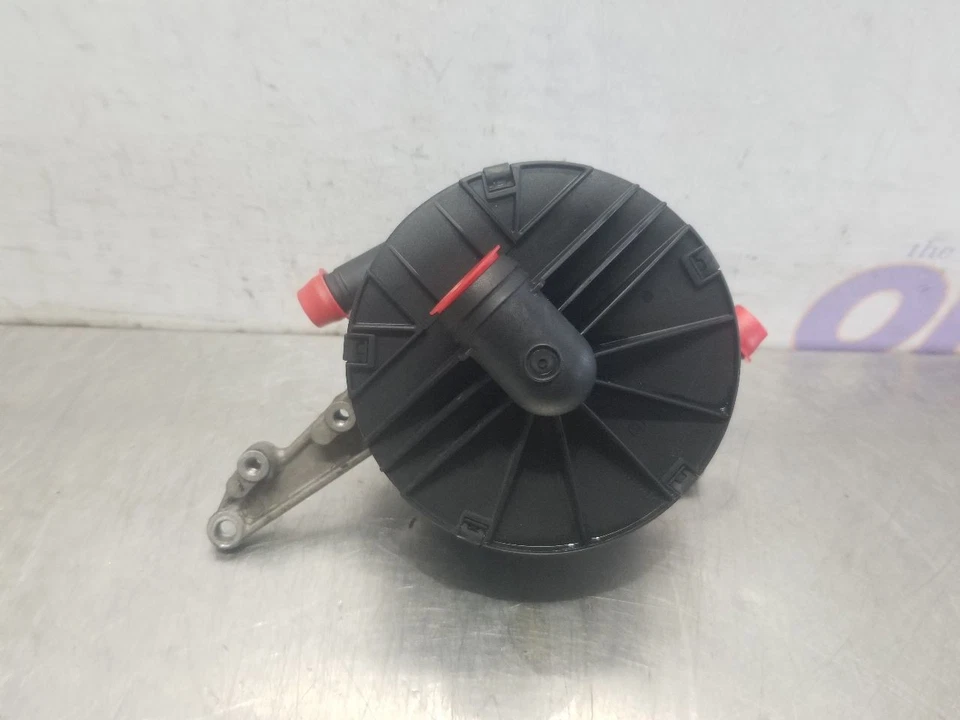 08 2008 MERCEDES-BENZ SL550 5.5L ENGINE AIR INJECTION PUMP  - Image 4 of 4