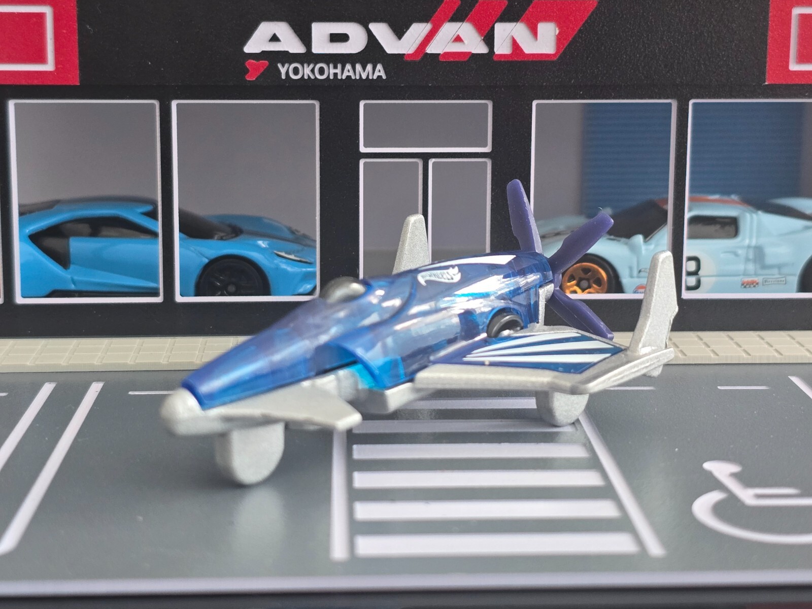 💎 2023 Hot Wheels 45/250 HKK52 Poison Arrow Sky Show 2/5