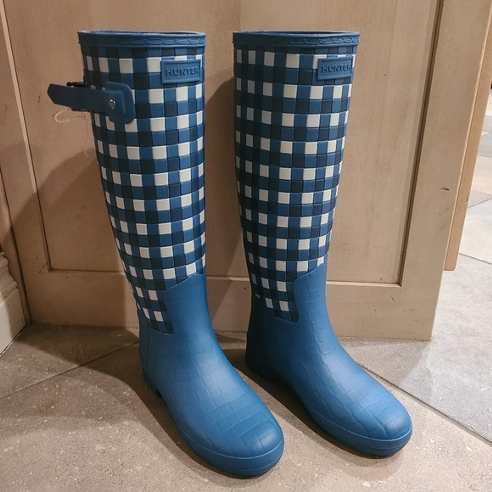 Hunter Original Women's Tall Waterproof Rain Boot, Size 5 Matte Blue Gingham NEW