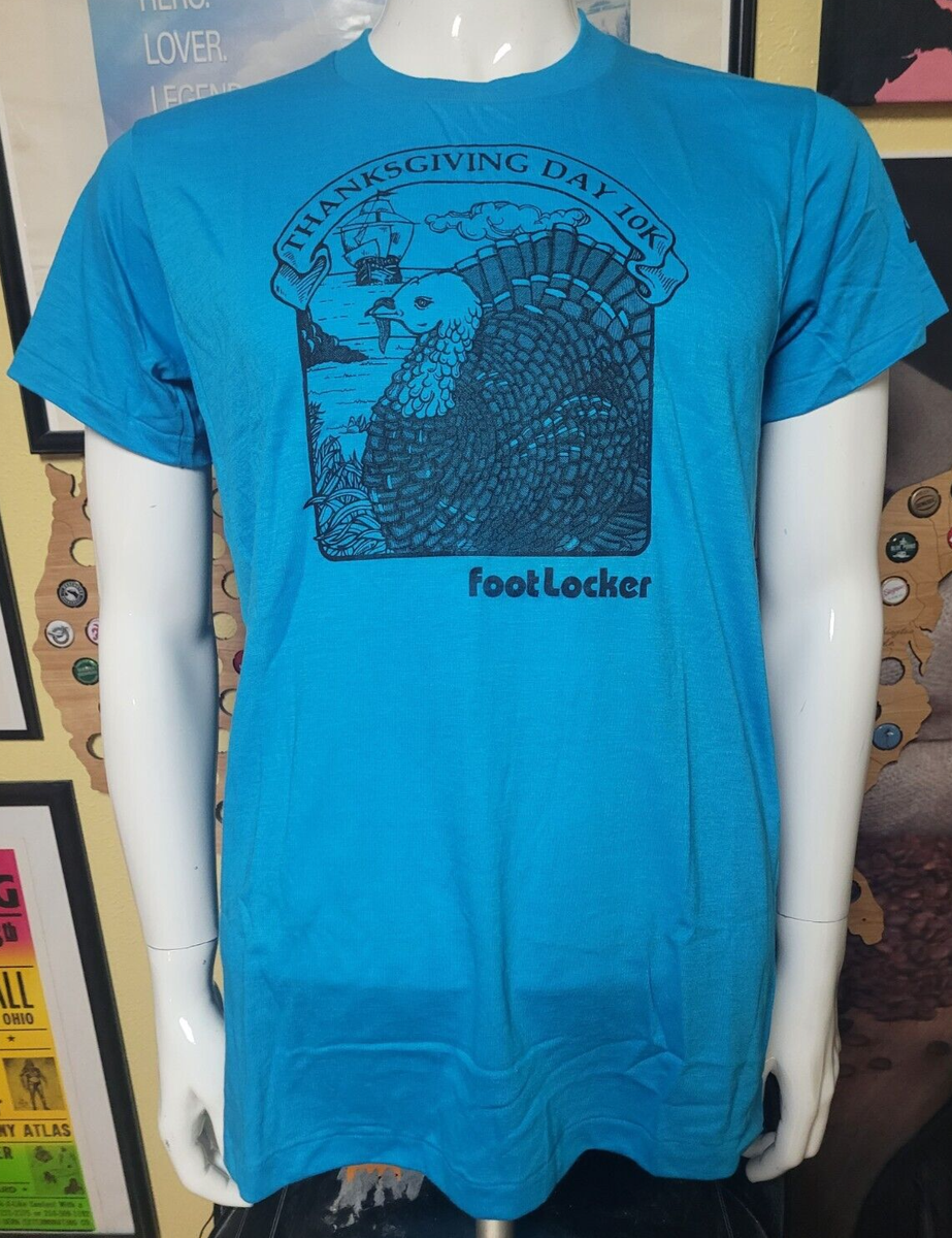 tee shirt nike foot locker