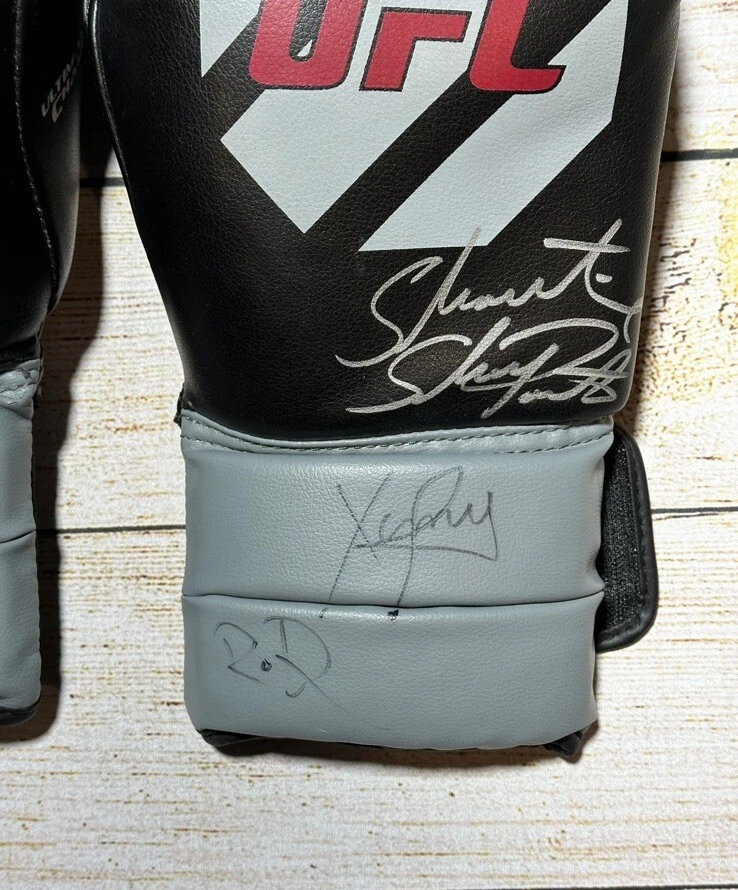 Autographed/Signed THOMAS HITMAN HEARNS/JOEL CASAMAYOR/SHOWTIME SHAWN PORTER - Image 2 of 4