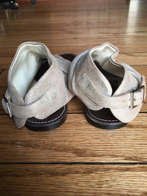 Nordstrom Girl's Ankle-High Hooded Thong Sandals sz 4M Shiny, Metallic Gold | eBay