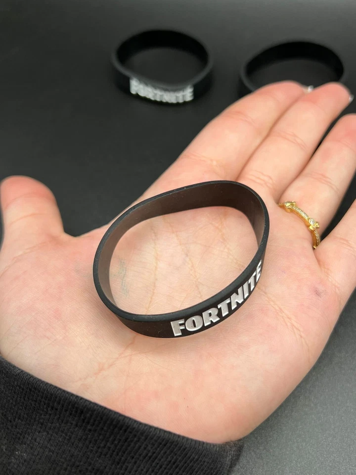 Pacote com 48 pulseiras temáticas de silicone para suprimentos de festa de aniversário infantil - Imagem 2 de 4