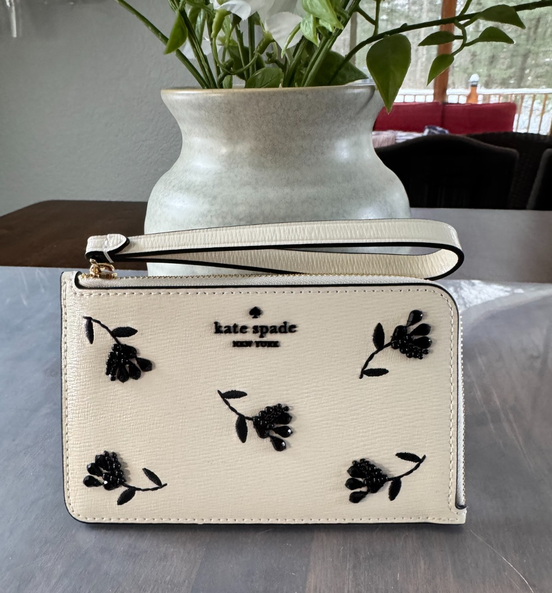 Kate Spade Lucy Small Floral Card Holder Wallet Wristlet White w