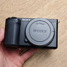 Sony ZV-E10 ZVE10 24.2MP Mirrorless Camera Body Only Tested English-95% New