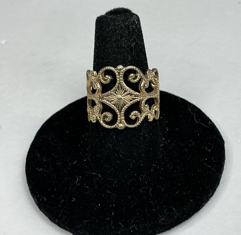 Vintage Sarah Coventry "Golden Lace" (1974) Ring