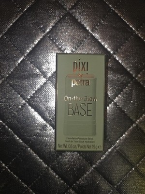 Pixi By Petra On-The-Glow Base .6oz 