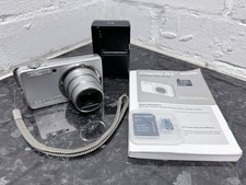 Ricoh Caplio R7 8MP CCD Sensor Compact Digital Camera 7x Zoom 32GB SD Silver