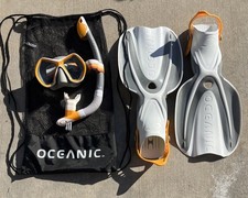 Oceanic Adult Snorkeling Set Size Small Shoe Size M 5-8.5 L 6-9.5 