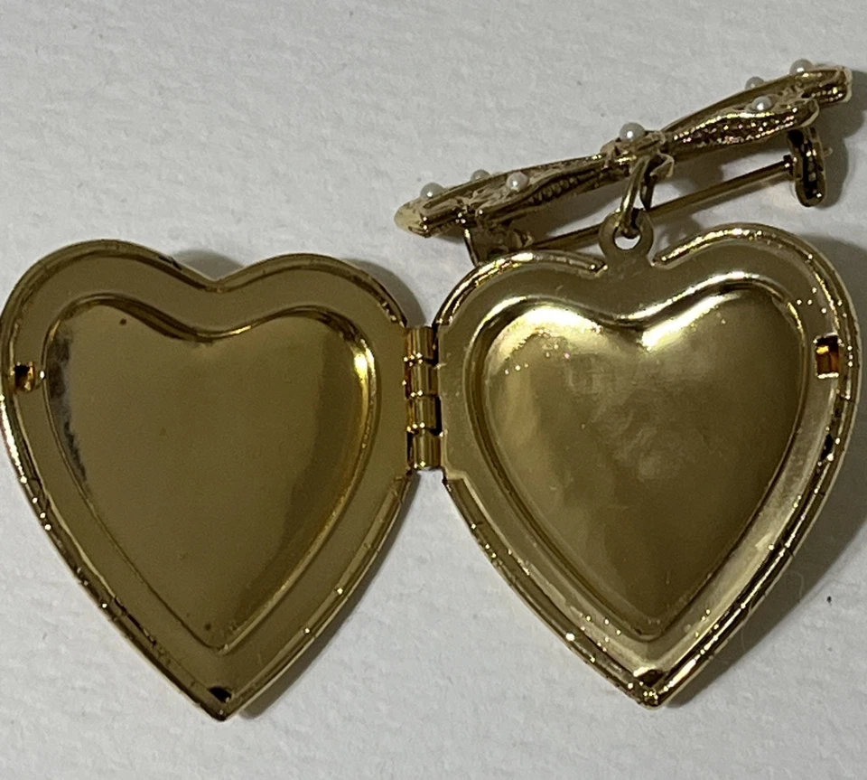 Broche prendedor colgante medallón corazón arco perla imitación joyería vintage 1928 tono dorado 11 Foto 3 de 4
