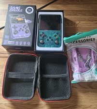 Retro Handheld Game Console 3.5 Inch IPS Screen Built-in Games R36S Green Case