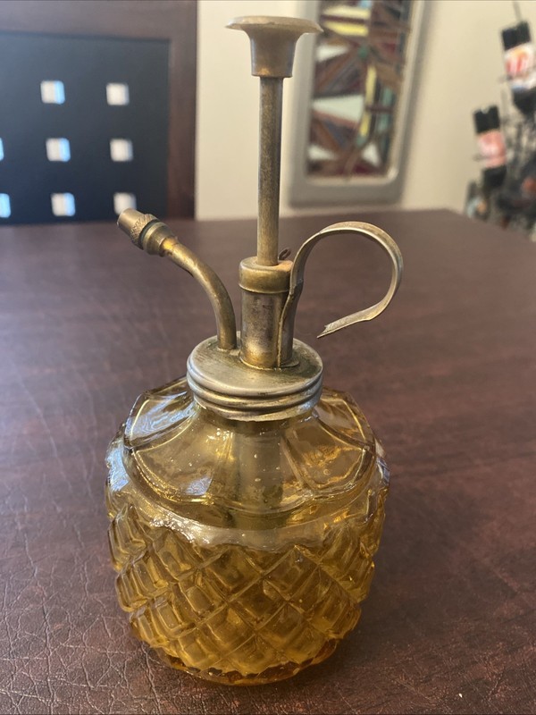 Vintage Flower Plunger Mister Yellow Glass Diamond Print Made In Taiwan 6.5”