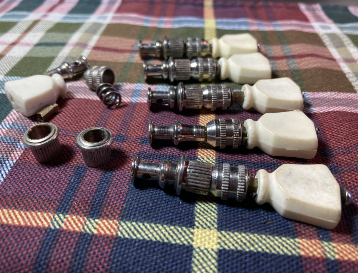 Five Vintage Tulip Button Banjo Friction Tuners + Parts, Grover