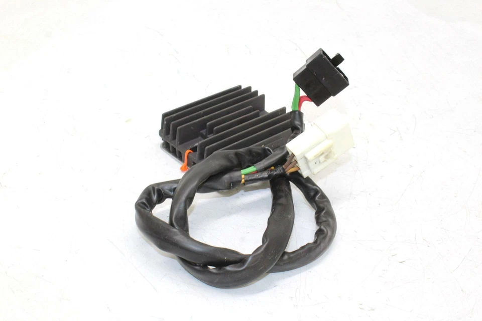 2000 Suzuki Gs500e Rectifier Voltage Regulator OEM - Image 3 of 4