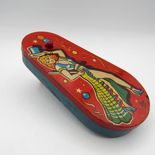 VINTAGE NOISEMAKER TIN NEW YEARS EVE SPINNER US METAL TOY CO. WOOD HANDLE