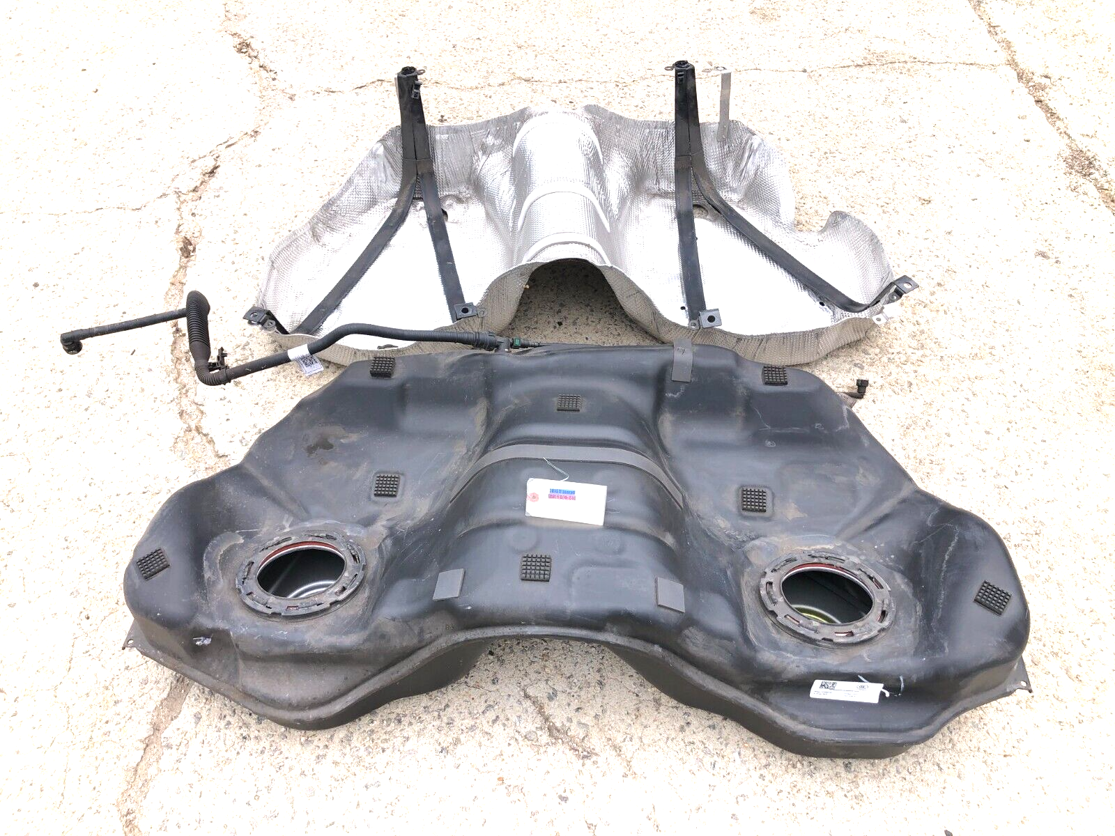 2017-2020 MASERATI GHIBLI SQ4 FUEL GAS TANK W/ HEAT SHIELD & STRAPS OEM