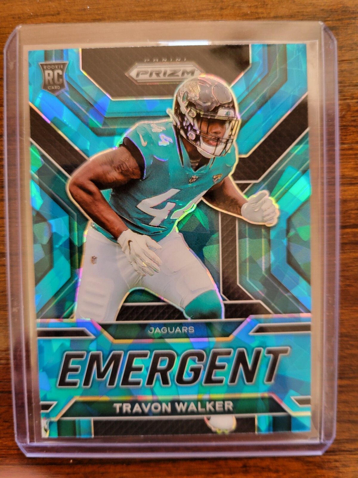 2022 Prizm Travon Walker RC Emergent Blue Cracked Ice /99