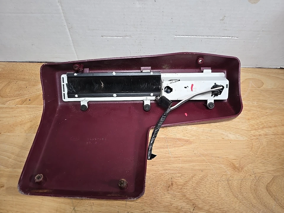 15567623 88 to 98 C1500 Chevy GMC Trucks Gear Shift Shifter Indicator Bezel 4x4 - Image 4 of 4