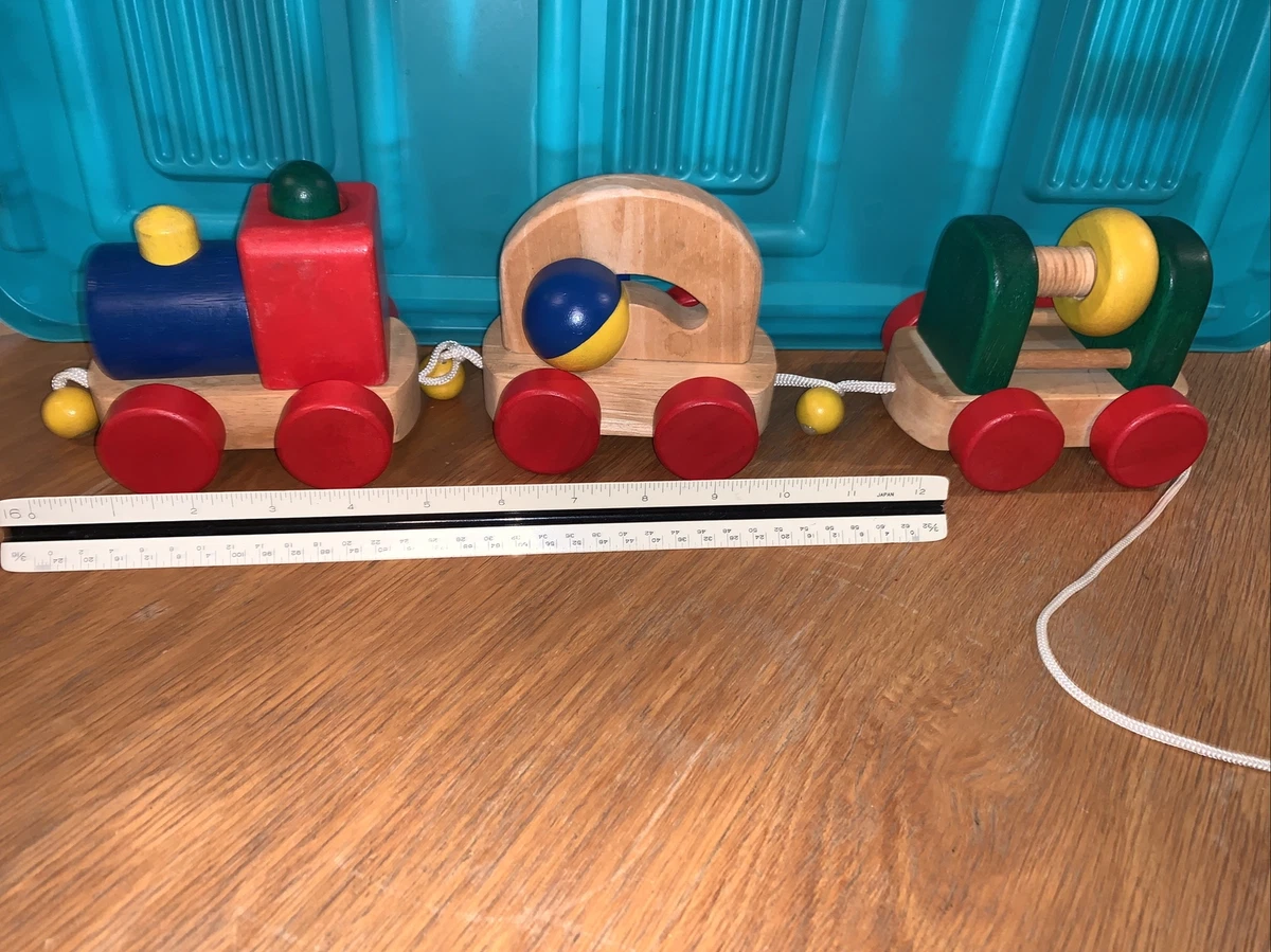 Plan toys train 2025