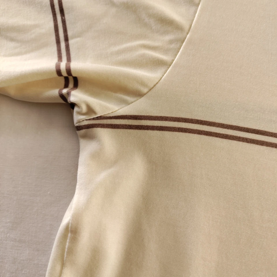 Camisa Estilo Polo Robert Bruce Crema con Cuello Rayas Marrones Talla XL - Manchas Foto 4 de 4