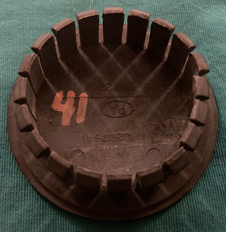 "Pontiac ABS negro tapa central Grand Prix Am Vibe Aztek Montana 2,25"" 1007433 fabricante de equipos originales" Foto 4 de 4