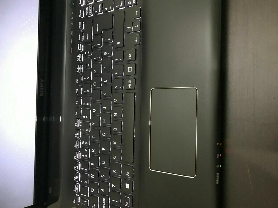 Sony VAIO SVE17 17.3" i72670QM 16GB 2 TB Laptop Window 10.2014 office pro - Image 4 of 4