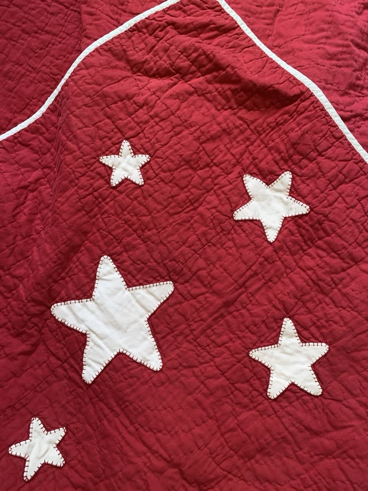 Pottery Barn Shining Star Quilt Red Maroon Kids 82”X 70” - Image 2 of 4