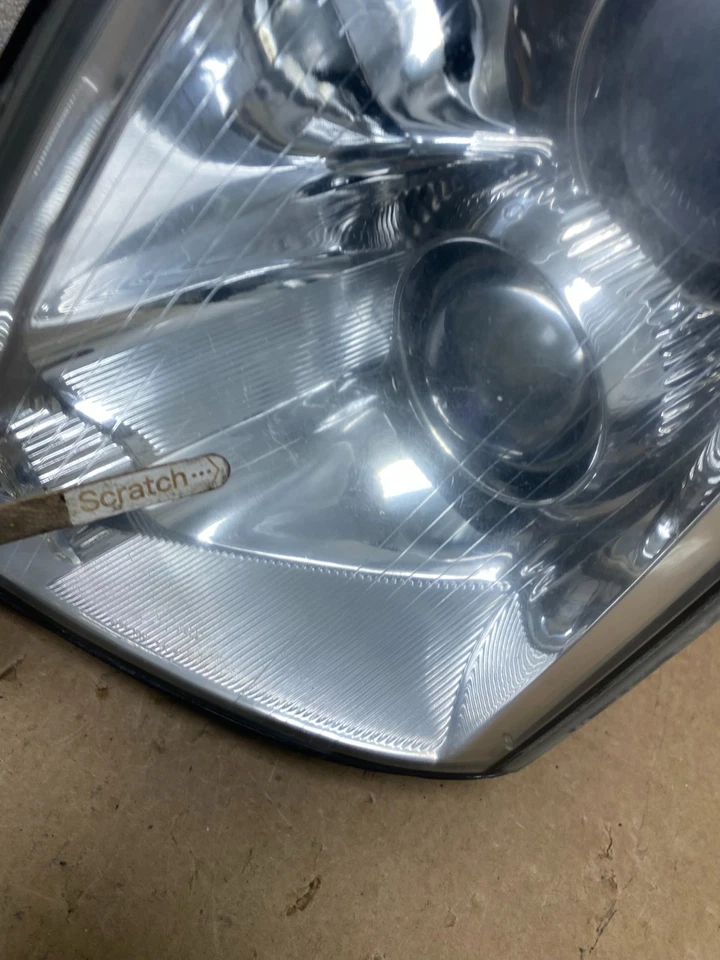 Левая ксеноновая фара левая со стороны водителя для Cadillac STS 2005–2011 годов от оригинального производителя U9830 DW - Изображение 4 из 4