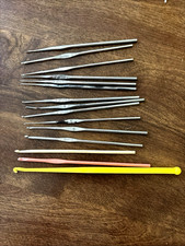 Lot Of 15 Vintage Metal And Plastic Crochet Hooks, Boye, Bates, Magnolia, Hero