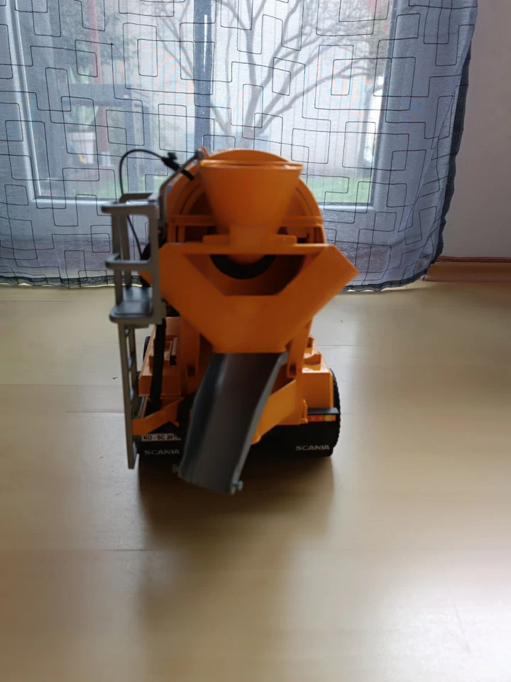 Bruder Liebherr Betonmischer Scania - Bild 2 von 4
