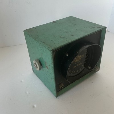 Herter's Vintage Solid State Fish Finder Green Metal Case Depth Sounder 200 Ft