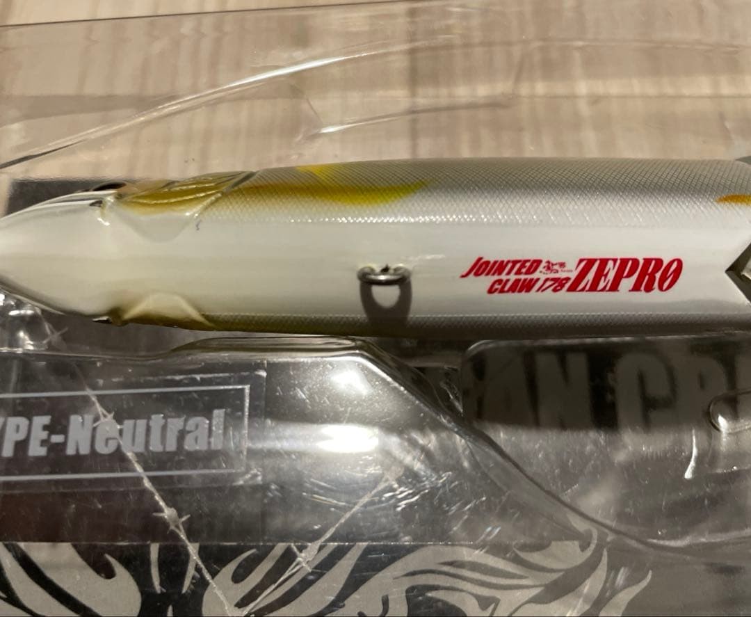 Jointed Claw Jerkbait 178 Neutral Type DRT DEEP UNUSED with case - Image 6