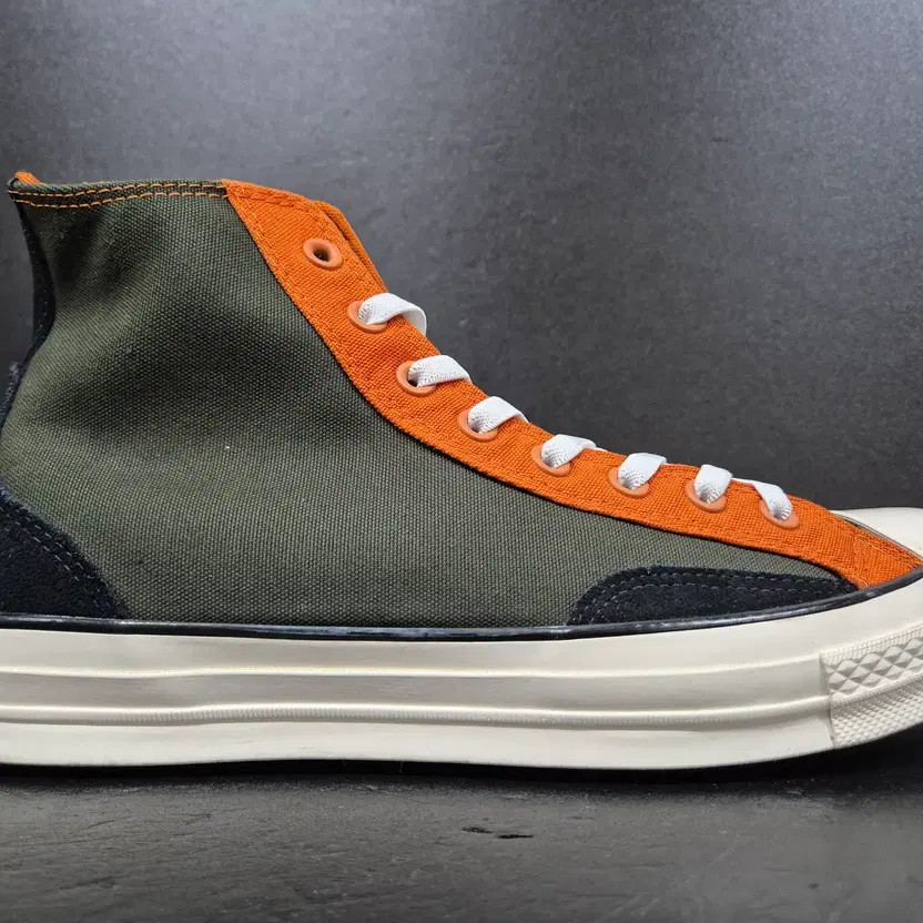 Converse Men's Sneakers - Size 290, Lightly Used thumbnail 3