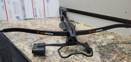 Wild Game Innovations XR250B Crossbow/Quiver & 1 20" Carbon Crossbolt Fast Ship!