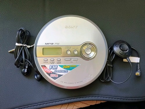 Sony D-NF340 CD Walkman MP3 FM Digital Tuner 30H w/ Remote Control & Headphones