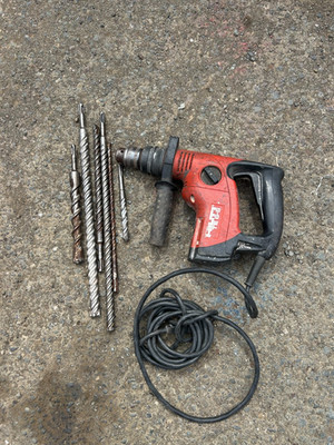 Hilti Te 6S rotary hammer drill with 6 bits