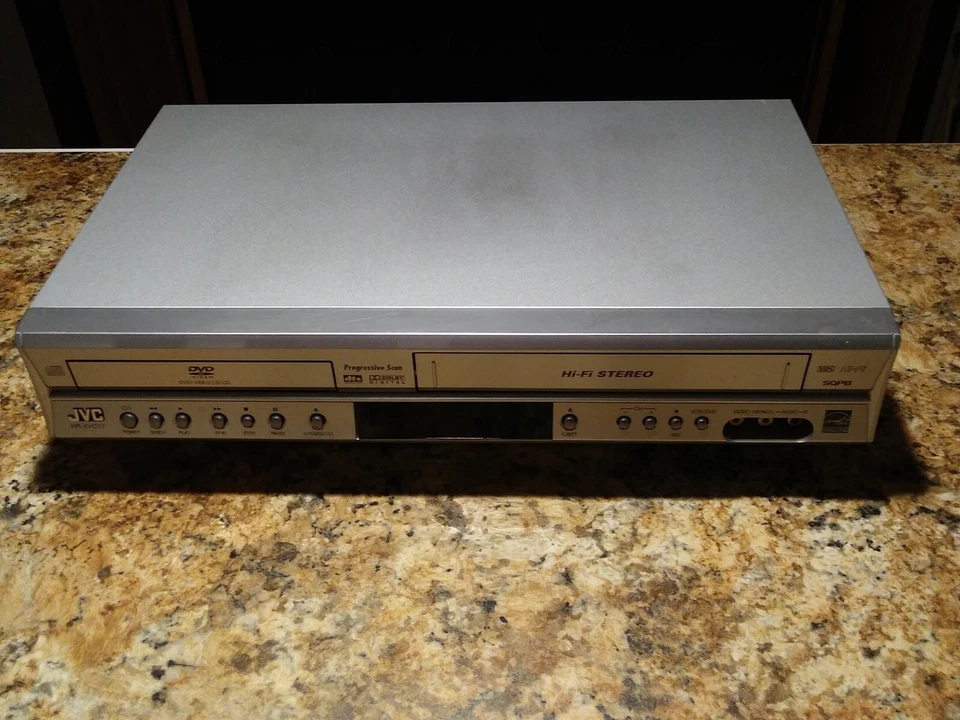 Combo reproductor de DVD VHS VCR JVC HR-XVC17 sin control remoto, sin cables AV, SOLO PARA REPUESTOS Foto 2 de 4