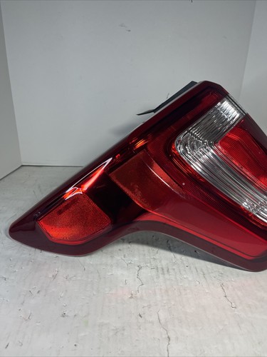 2016-2019 Ford Explorer Driver Left Tail Light Lamp - Picture 2 of 9