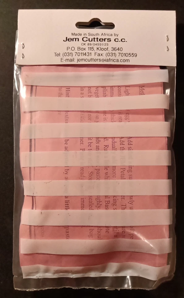 Cake Decorating Accessories - CUPID ROSE, ROSE LEAVES, HOLLY LEAVES AND BERRIES - Image 3 of 3