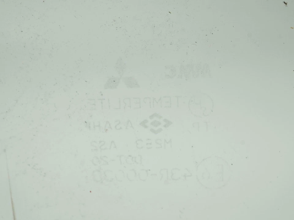 1992 - 1998 Mitsubishi Montero Window Glass Door Rear Passenger Right Rh Oem - Image 3 of 4