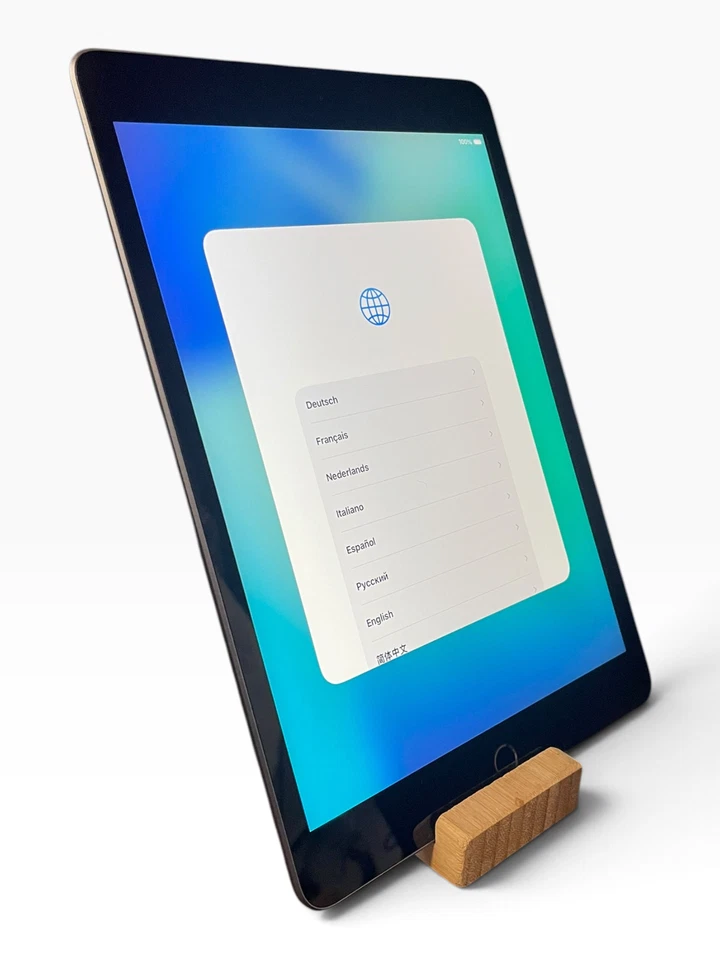 Apple iPad (8th generation) · 32GB · Wi-Fi, Foto 2 von 5